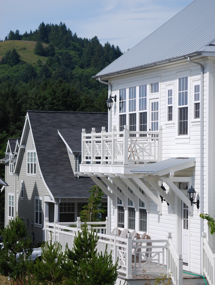 WESTERN COASTLINE BELHAVEN VILLAGE Beach Style Exterior Seattle