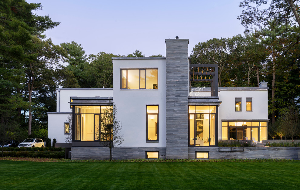 Свежая идея для дизайна: большой, двухэтажный, белый дом в стиле модернизм с комбинированной облицовкой - отличное фото интерьера