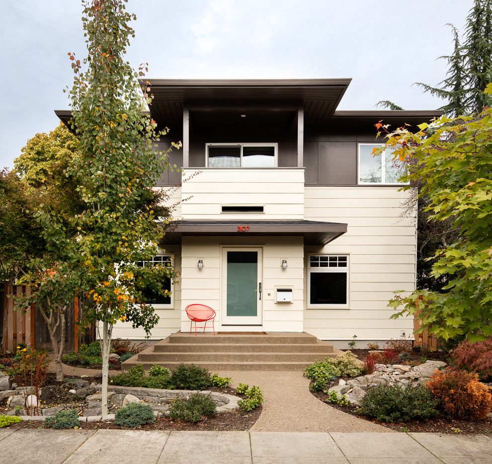 Zweistöckiges Retro Einfamilienhaus mit bunter Fassadenfarbe in Portland