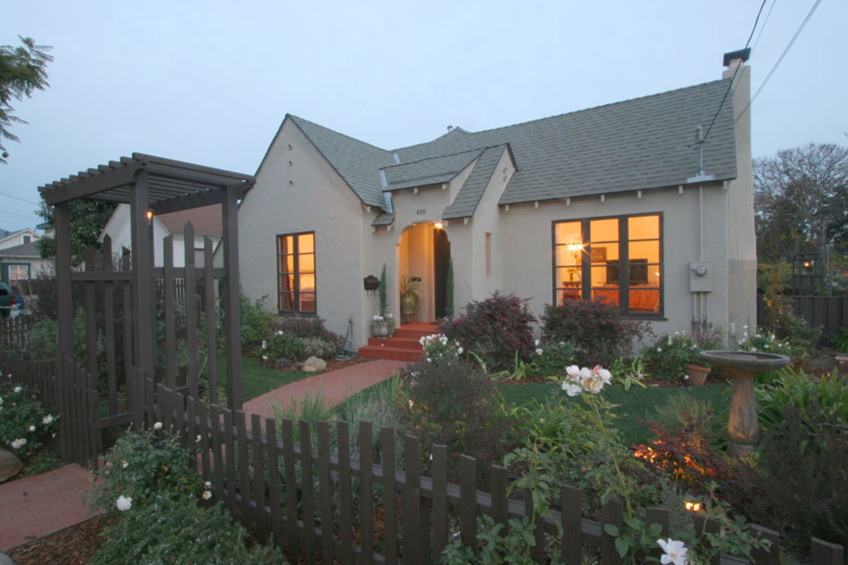 Example of a classic exterior home design in Santa Barbara