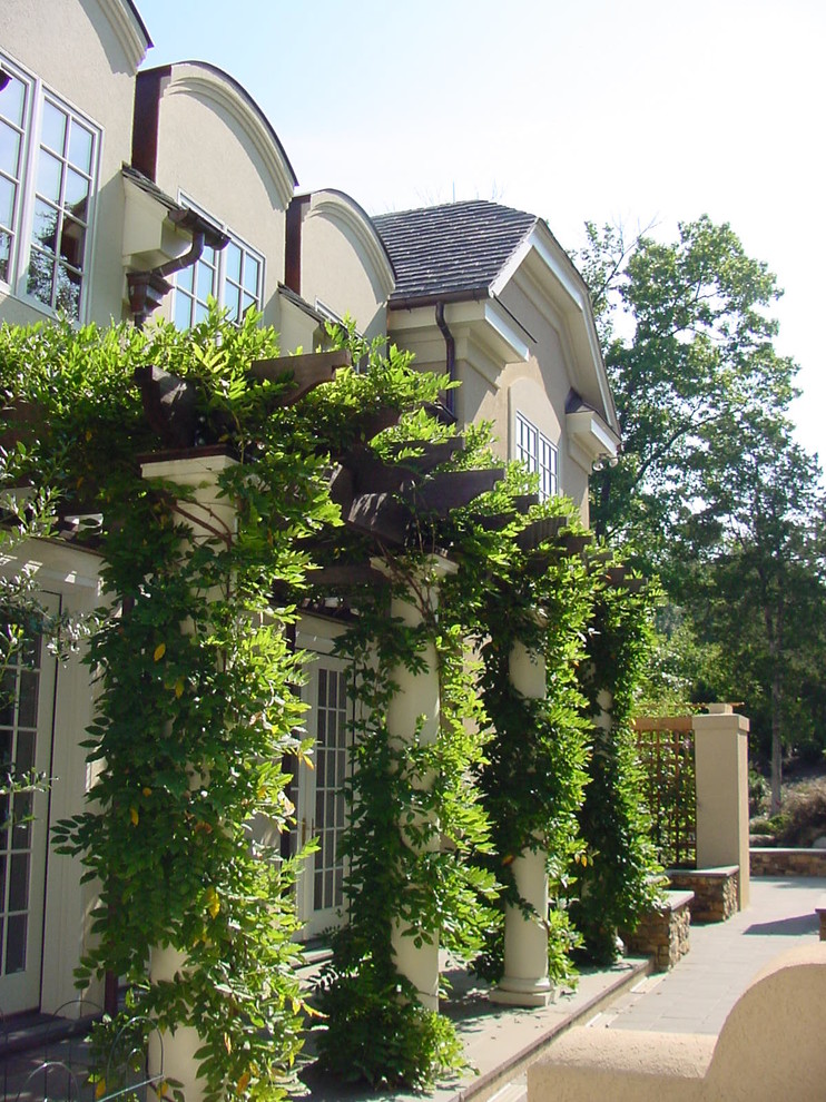 This is an example of a classic house exterior in Richmond.