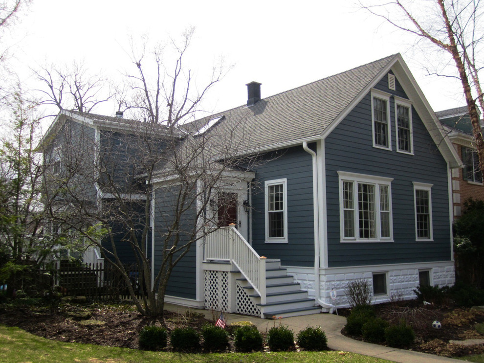 IL James Hardie Siding Farm Style Home Blue Farmhouse