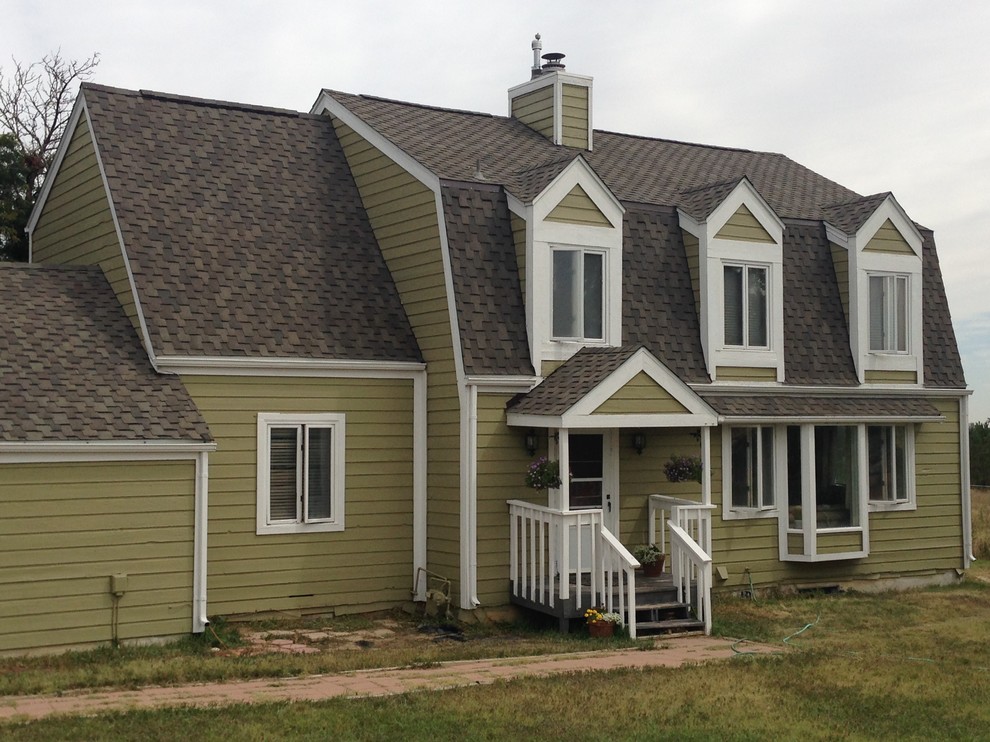 Wood Shake to GAF Grand Sequoia Farmhouse Exterior