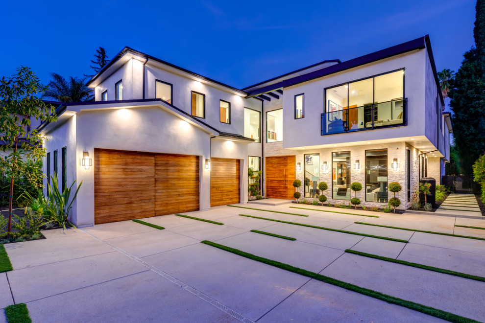woodley ave Contemporary Exterior Los Angeles by US Home