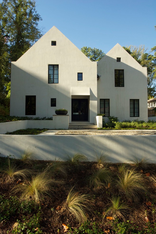 Transitional two-story exterior home photo in Atlanta