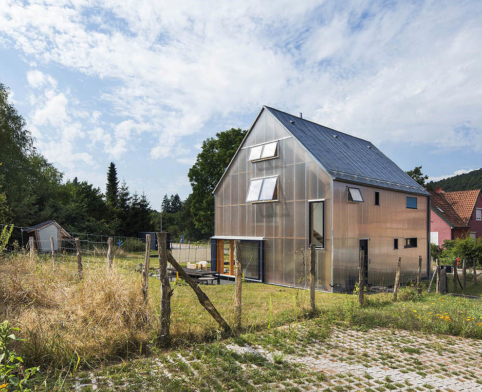 Réalisation d'une façade de maison champêtre.