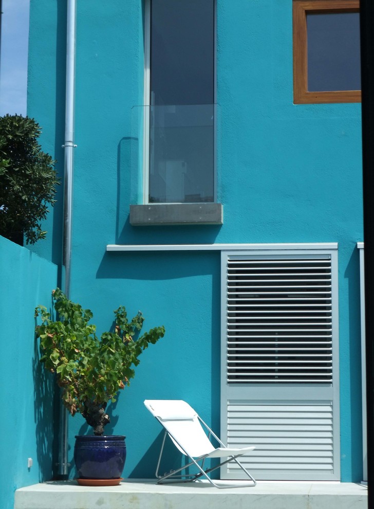 Inspiration pour une façade de maison méditerranéenne.