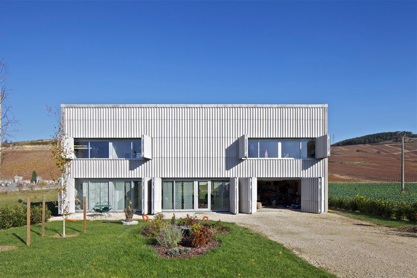 Inspiration for a contemporary house exterior in Reims.