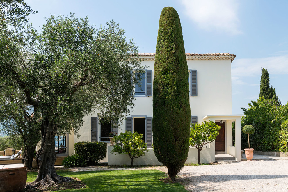 Country exterior home photo in Nice