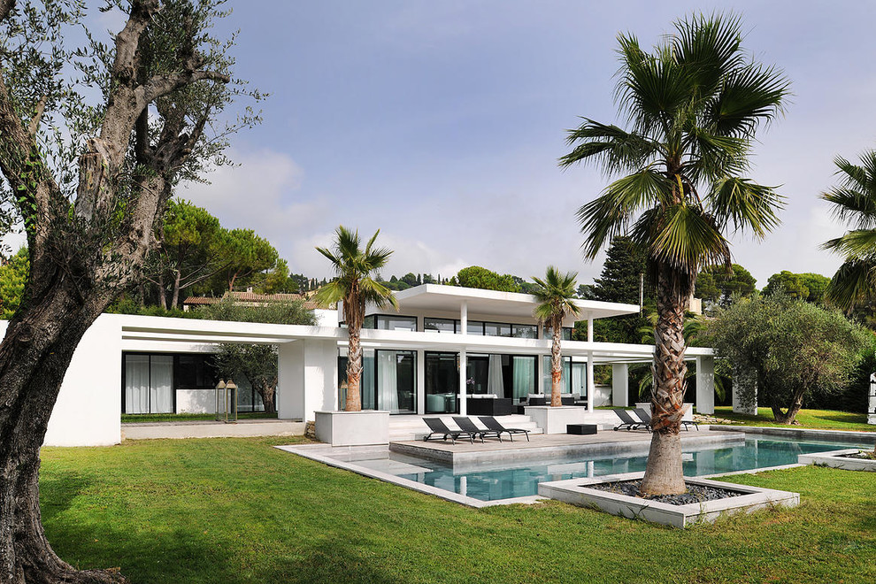 Photo of a contemporary house exterior in Nice.