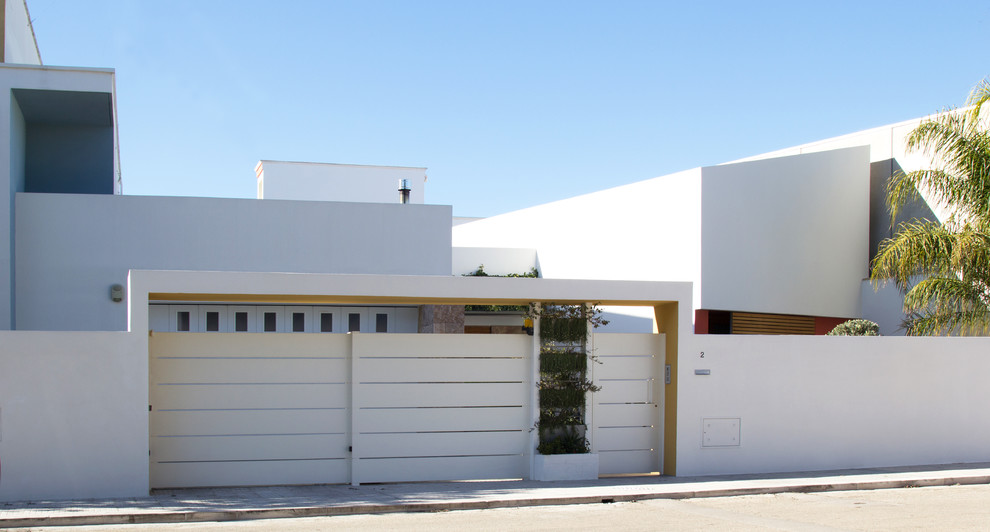 Minimalist exterior home photo in Bari