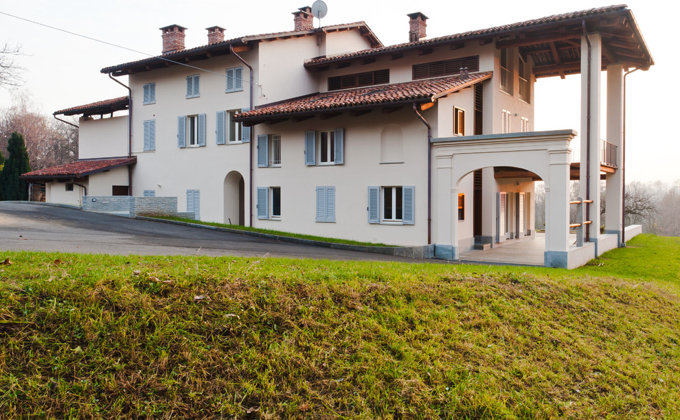 Design ideas for a farmhouse house exterior in Turin.