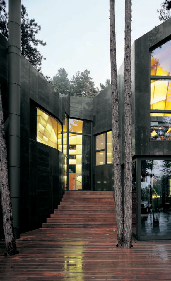 Design ideas for a modern house exterior in Madrid.