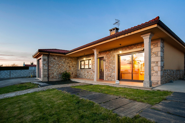 Mediterráneo Fachada - Mediterranean - House Exterior - Other | Houzz IE