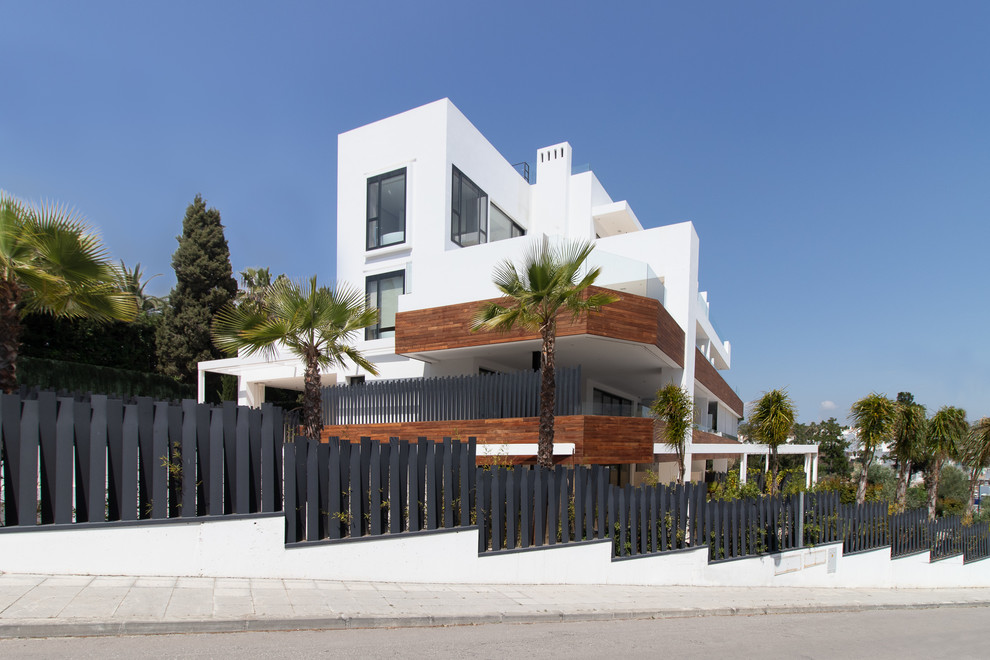 マラガにあるコンテンポラリースタイルのおしゃれな家の外観の写真