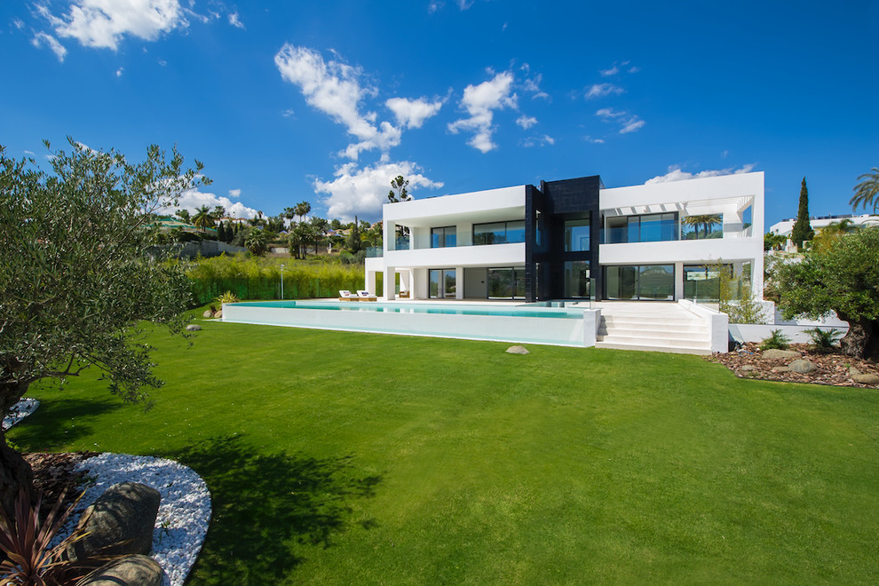 Design ideas for a contemporary house exterior in Malaga.