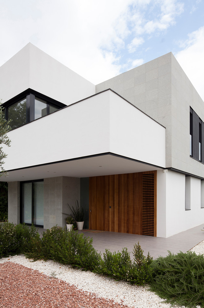 Inspiration for a contemporary house exterior in Valencia.