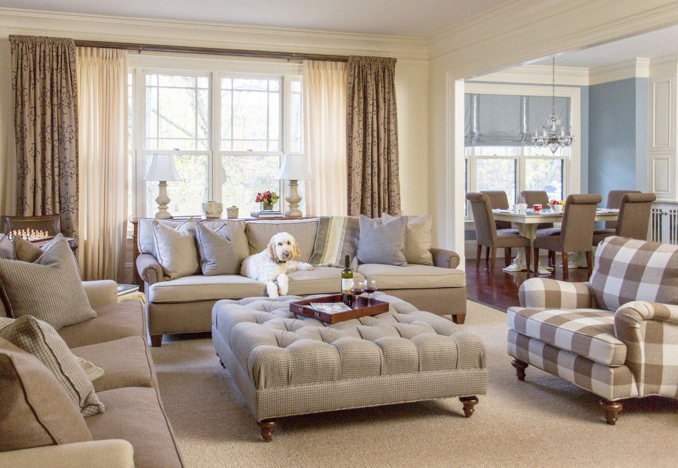 Diseño de sala de estar abierta clásica renovada grande con moqueta y suelo beige