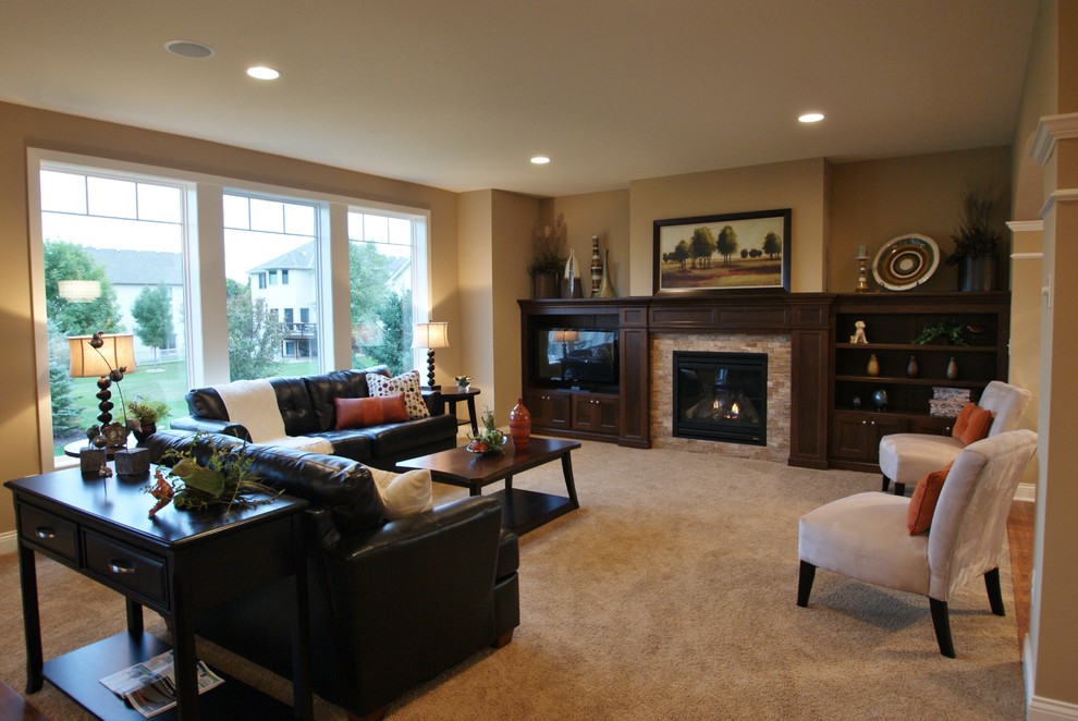 7190 Terraceview Ln Classique Salle de Séjour Minneapolis par