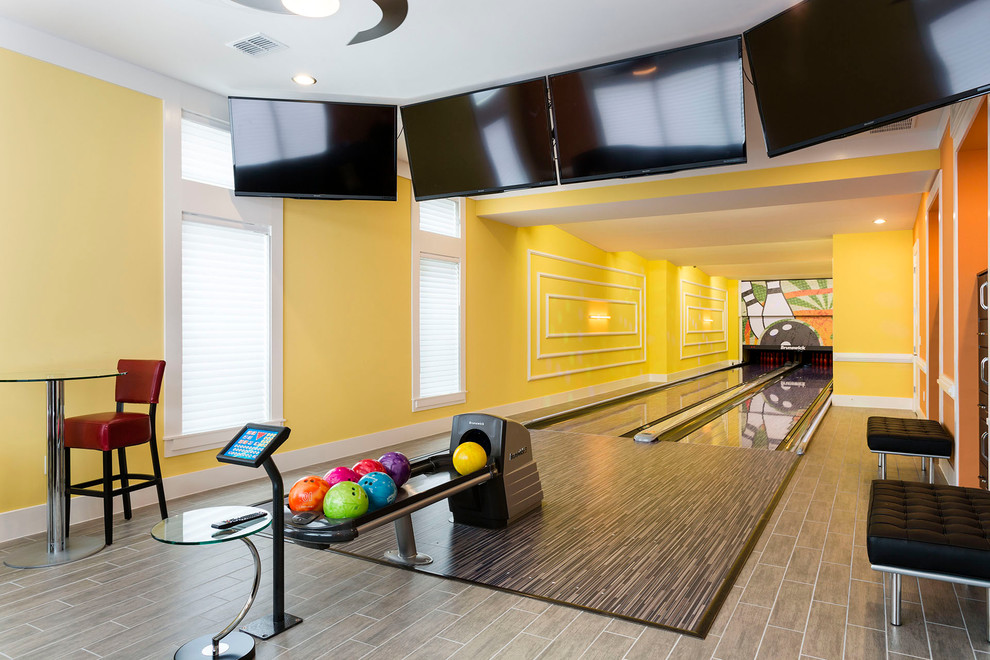 Contemporary games room in Orlando with a game room.