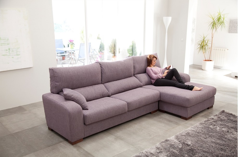 Aida Sectional Sofa by Famaliving California Modern Family Room