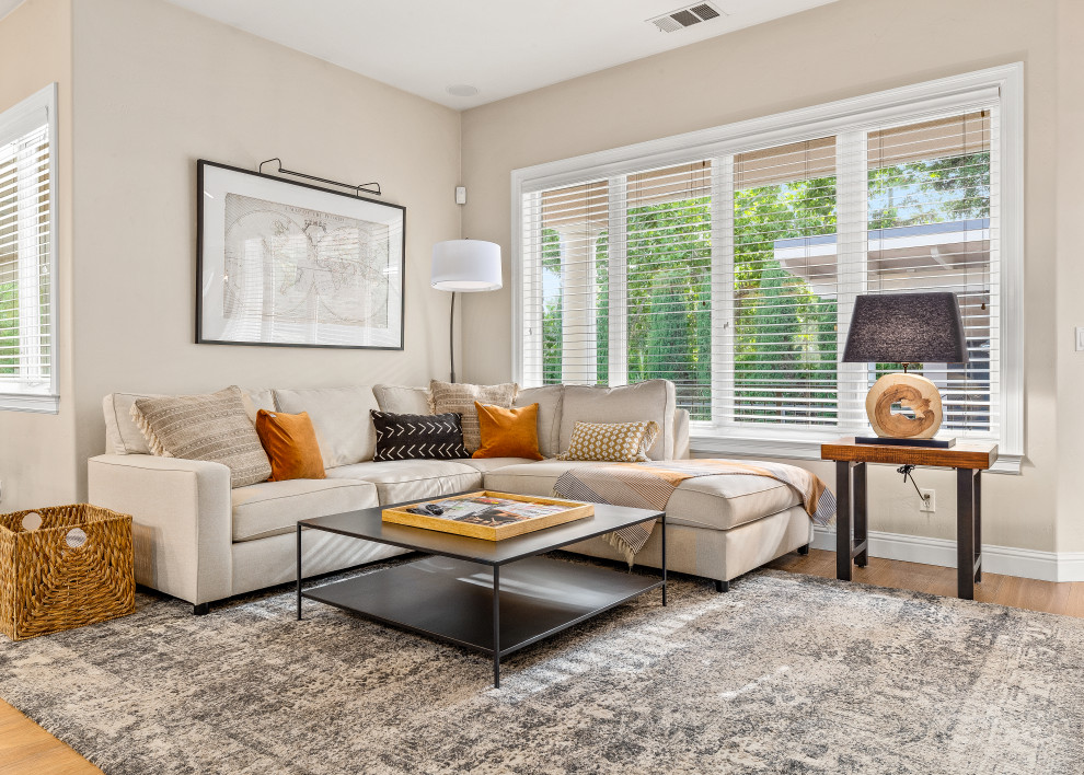 Allen Ct, Visalia, CA Real Estate Photography Transitional Family