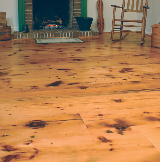 Reclaimed White Pine Flooring - Distressed Grade