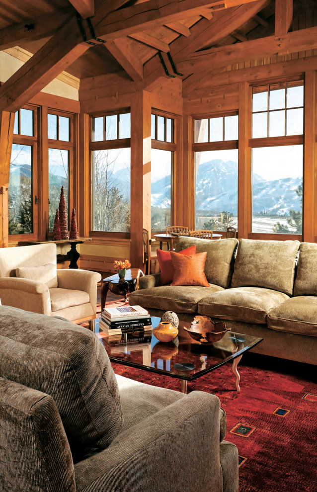 Imagen de sala de estar abierta moderna extra grande con paredes marrones y moqueta