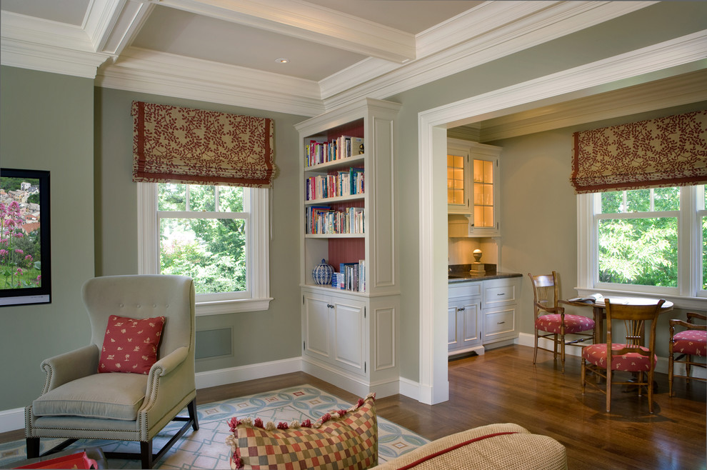 Example of a classic family room design in San Francisco