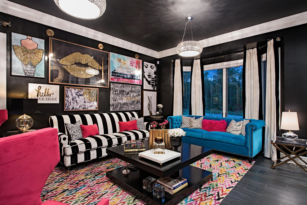 На фото: изолированная гостиная комната среднего размера в стиле неоклассика (современная классика) с черными стенами, черным полом и полом из винила без камина, телевизора