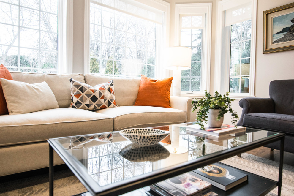 Baie D'Urfe Residence gets a new kitchen and family room Farmhouse