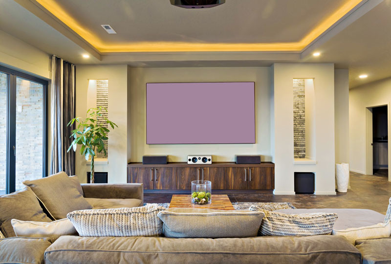 Exempel på ett stort modernt allrum med öppen planlösning, med beige väggar, klinkergolv i porslin och en väggmonterad TV