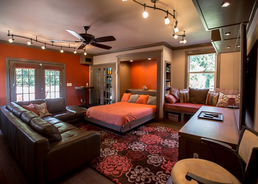Immagine di un grande soggiorno tradizionale chiuso con sala della musica e pareti beige