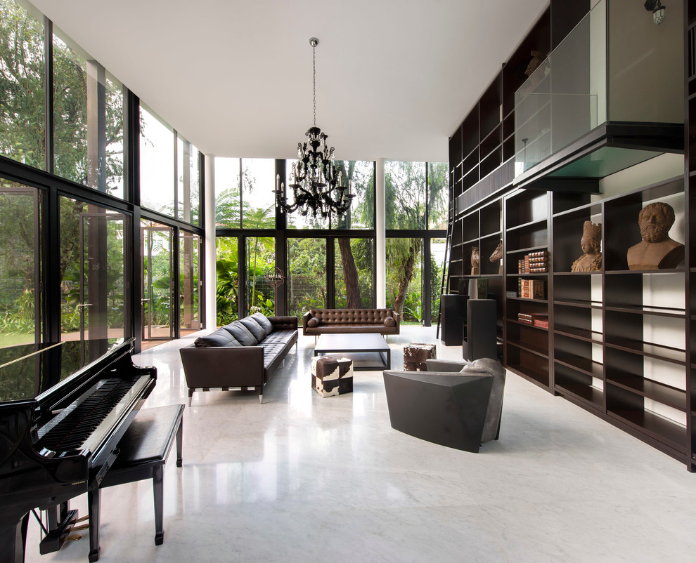 Immagine di un soggiorno contemporaneo aperto con sala della musica, pavimento in marmo e nessuna TV