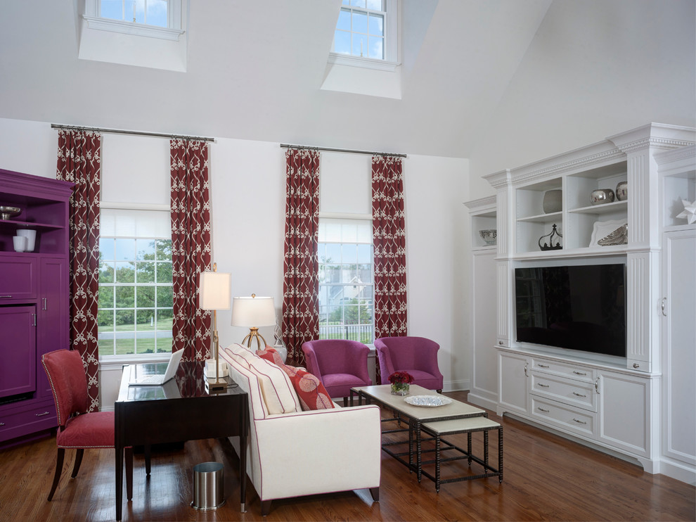 Idee per un grande soggiorno contemporaneo aperto con pareti bianche, parquet chiaro e parete attrezzata