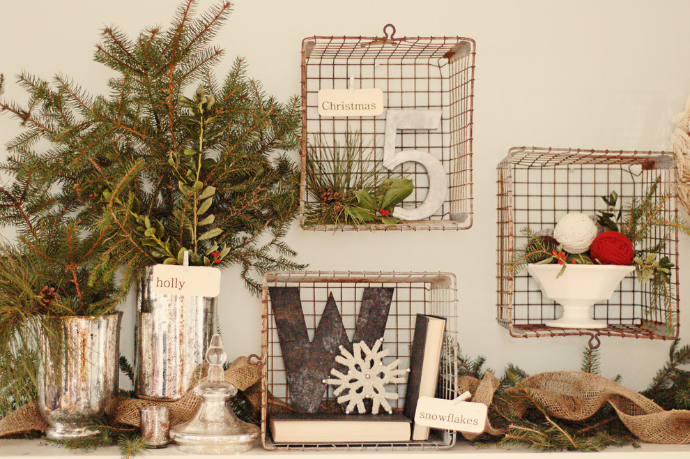 Inspiration for a shabby-chic style family room remodel in Charleston
