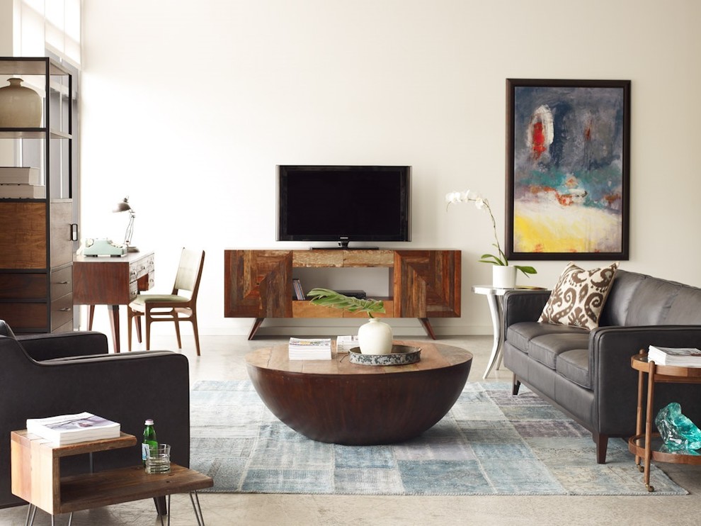 Immagine di un soggiorno contemporaneo con pareti bianche e tappeto