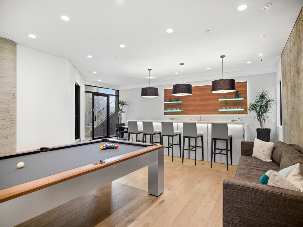 Inspiration for a contemporary games room in Orange County.