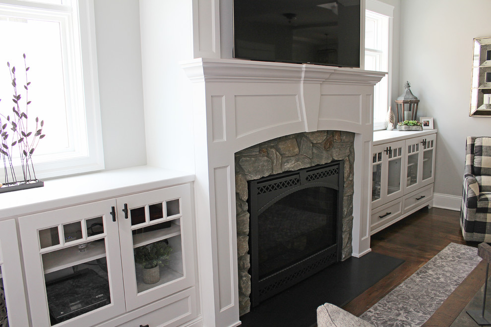 Craftsman Fireplace & Builtins Family Room Chicago by Meyer