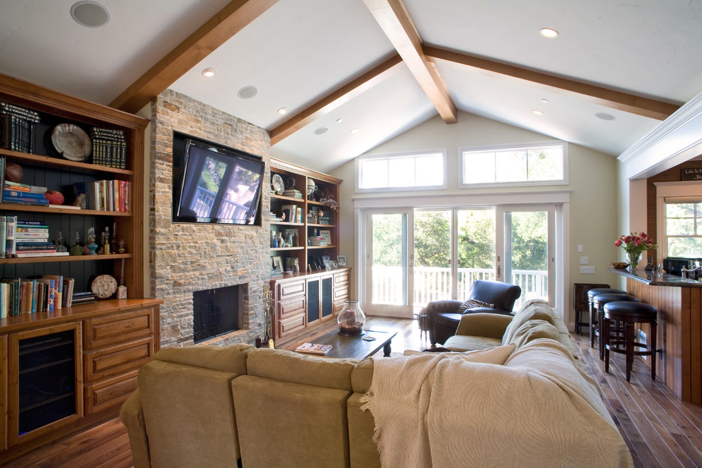 Example of an arts and crafts family room design in San Francisco