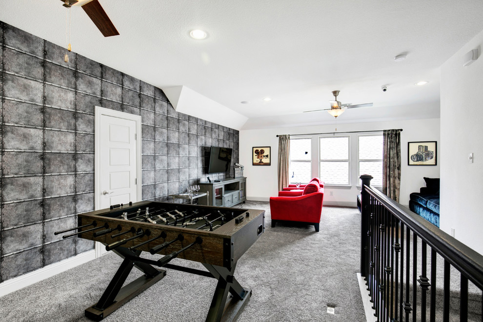 На фото: большая двухуровневая комната для игр в современном стиле с белыми стенами, ковровым покрытием, телевизором на стене и серым полом