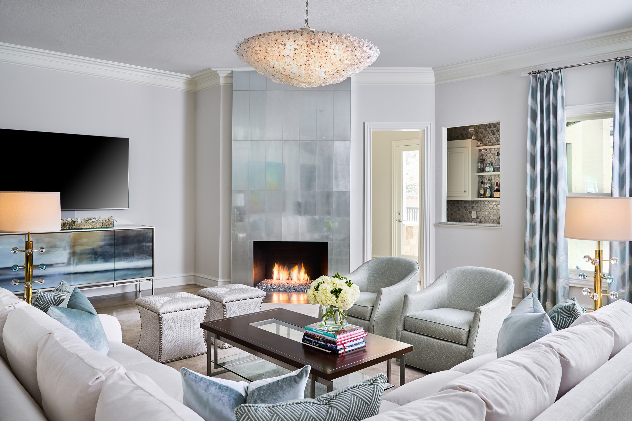 75 Beautiful Family Room With A Wall Mounted Tv Pictures Ideas July 2021 Houzz