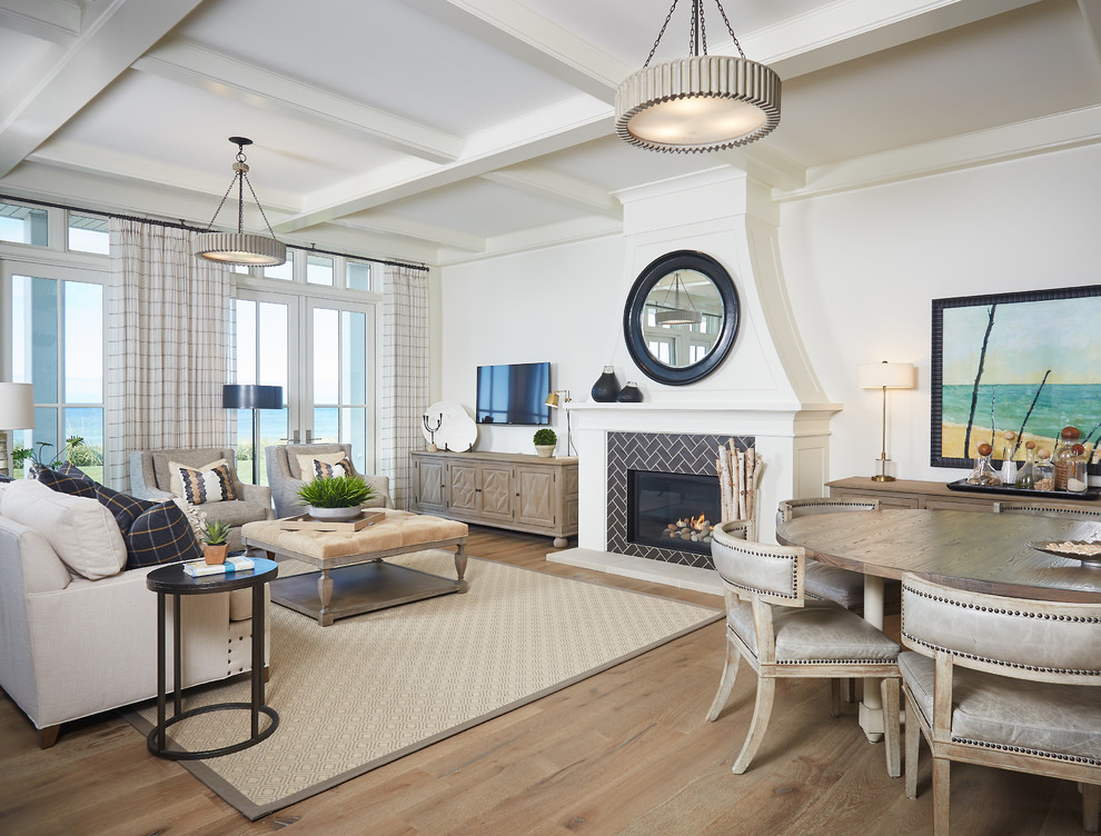 Beach style family room photo in Grand Rapids