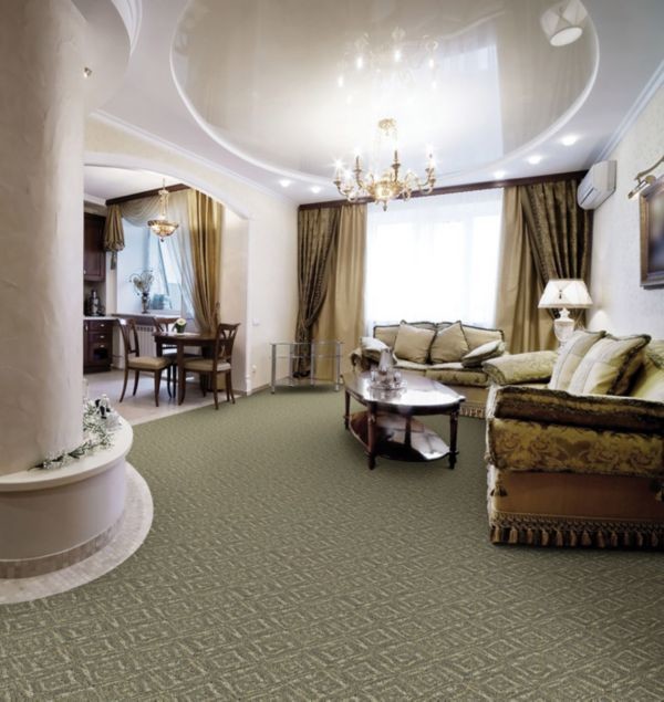 Ispirazione per un grande soggiorno aperto con pareti bianche, moquette e pavimento verde