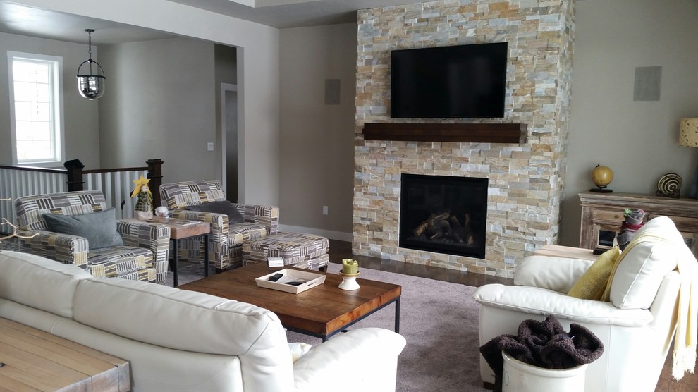 Fall 2014 Brown County Showcase of Homes Green Ridge Transitional Family Room Milwaukee