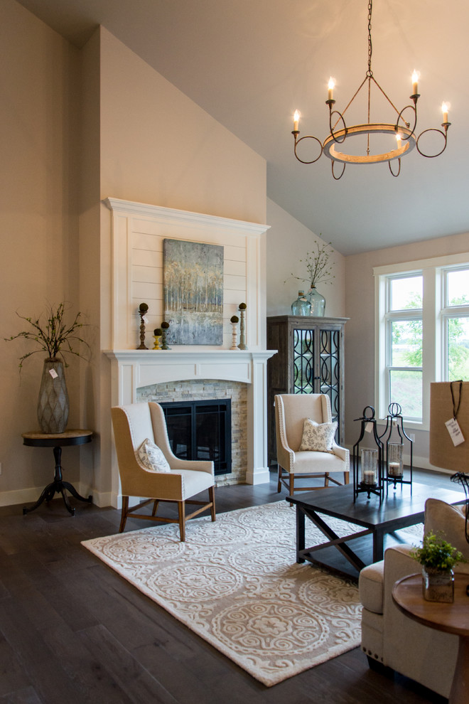 Fall 2016 Brown County Showcase of Homes Beachmont Farmhouse Family Room Milwaukee by