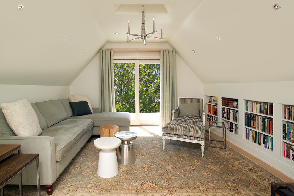 Foto de sala de estar tipo loft moderna de tamaño medio con paredes blancas y televisor colgado en la pared