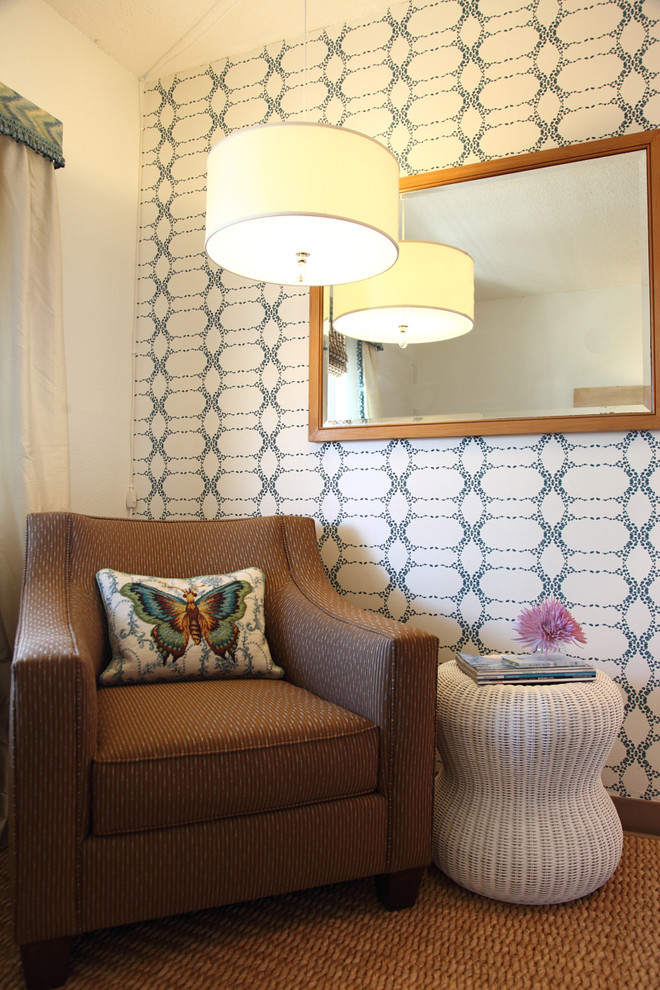 Foto di un soggiorno chic con pareti beige