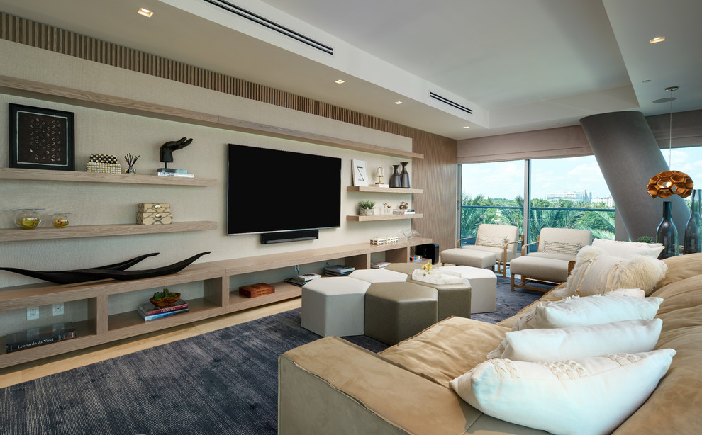 Mittelgroßes, Offenes Modernes Wohnzimmer mit Multimediawand in Miami