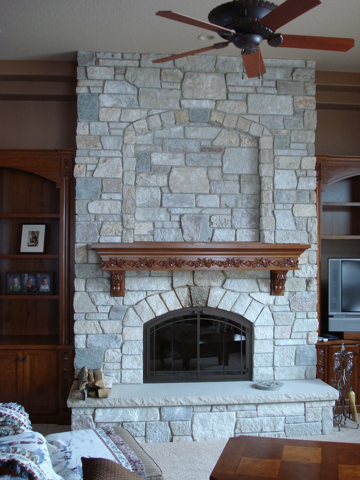 Inspiration for a timeless family room remodel in Milwaukee